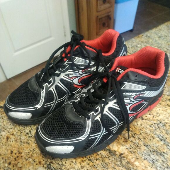 Gdefy Gravity Defyer Support Comfort Shoes TB9004MBR-M Black Red Silver Mens 9.5 - Picture 1 of 12